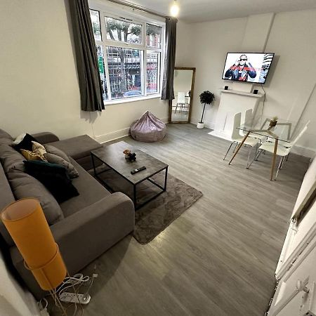Wonderful 2 Bedroom On Tower Bridge 런던 외부 사진