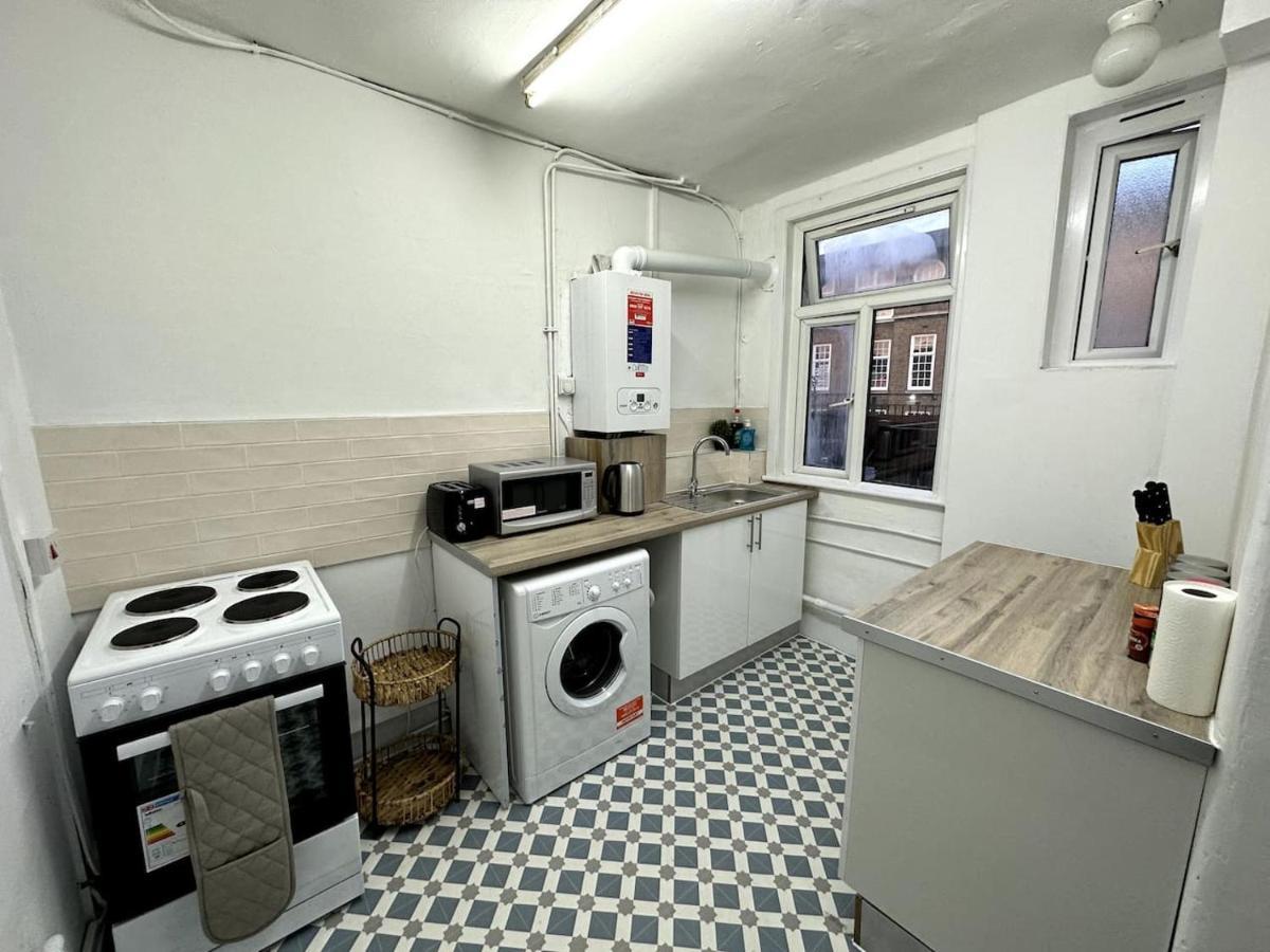 Wonderful 2 Bedroom On Tower Bridge 런던 외부 사진