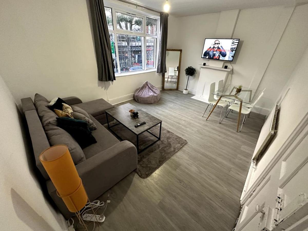 Wonderful 2 Bedroom On Tower Bridge 런던 외부 사진