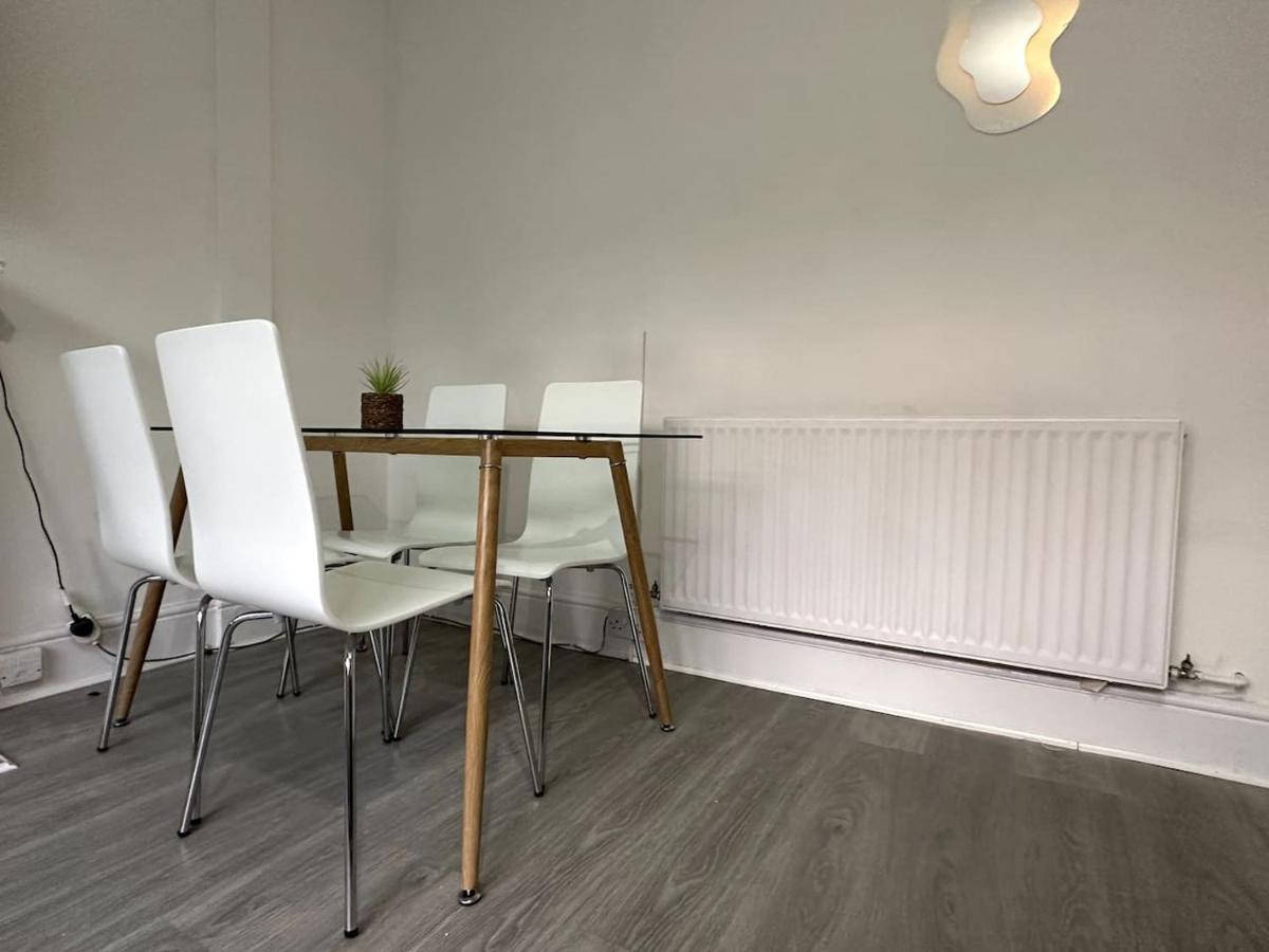 Wonderful 2 Bedroom On Tower Bridge 런던 외부 사진