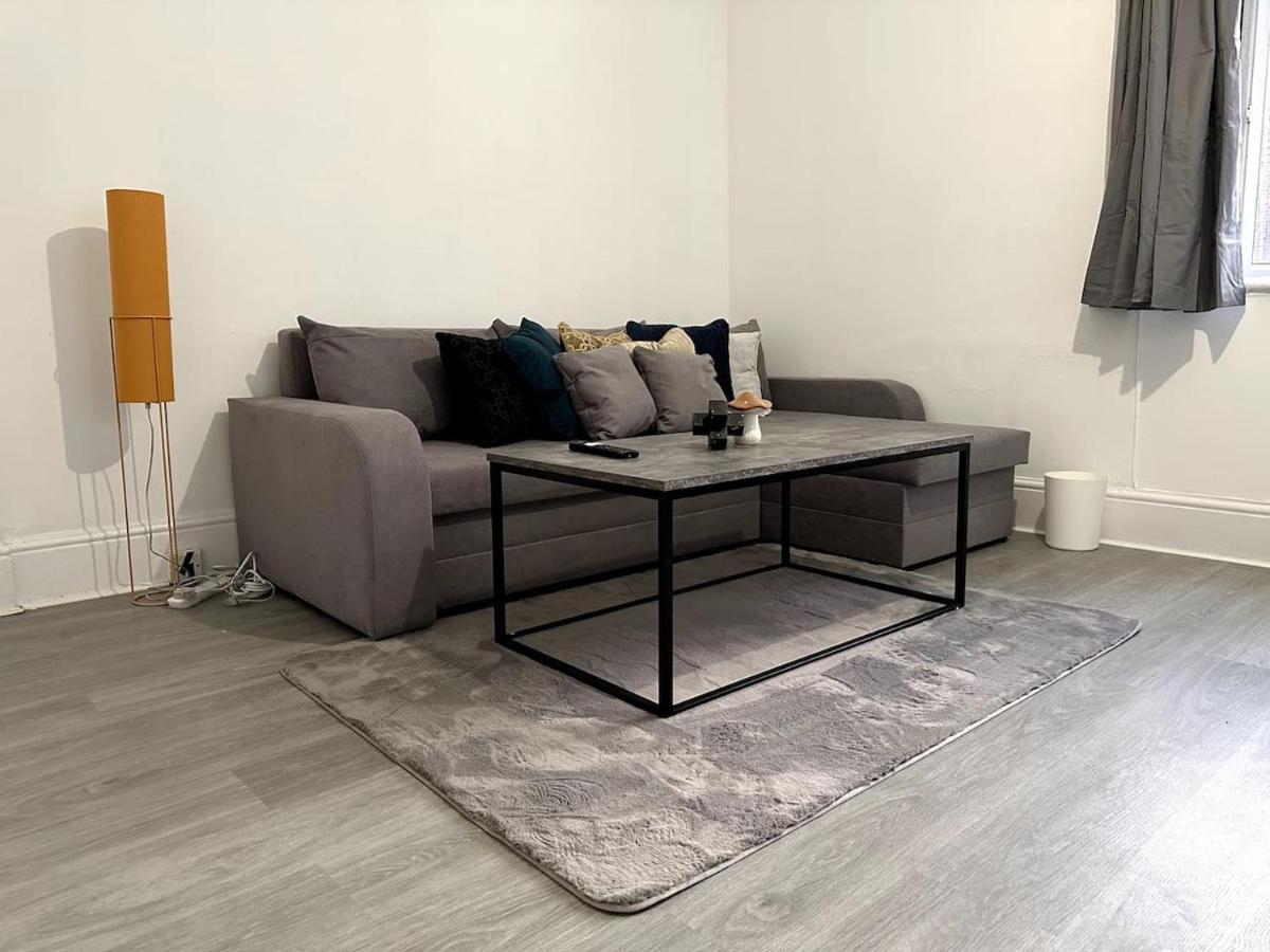 Wonderful 2 Bedroom On Tower Bridge 런던 외부 사진